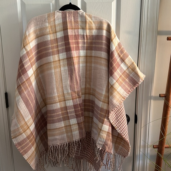 Steve Madden Women's Reversible Multi Cardigan/Kimono in Blush O/S, EUC - Picture 3 of 16